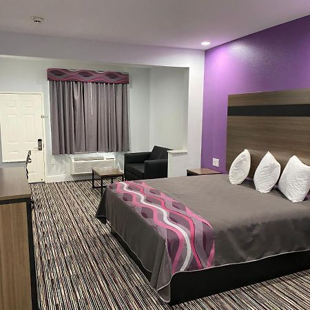 Palace Inn Crosby מראה חיצוני תמונה