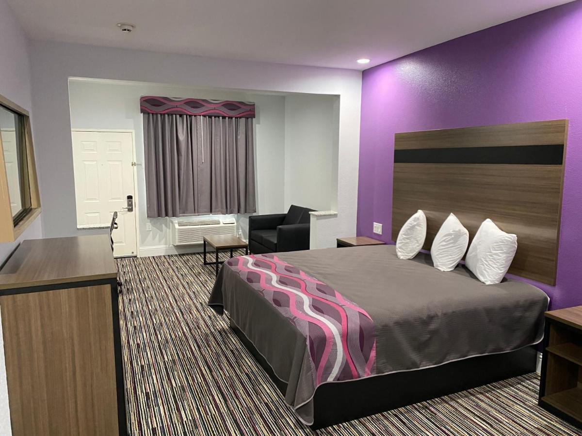 Palace Inn Crosby מראה חיצוני תמונה