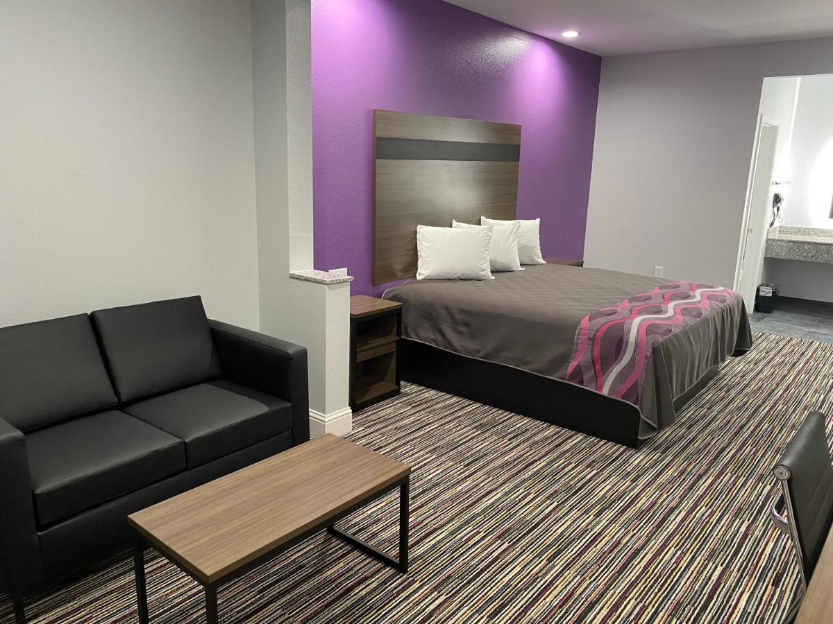Palace Inn Crosby מראה חיצוני תמונה